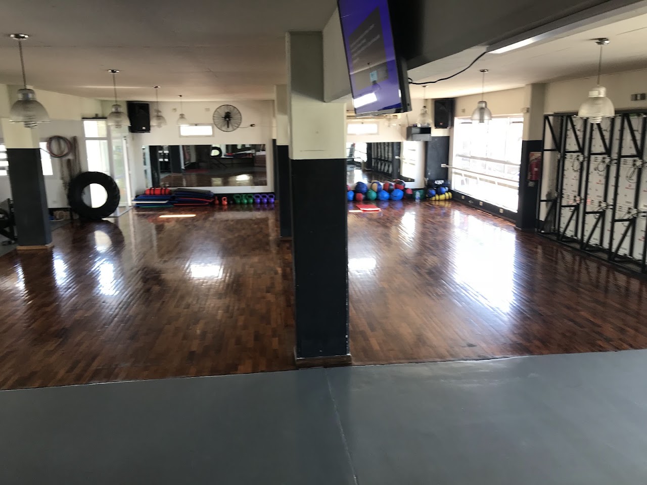 Frente del edificio de Imperio Fitness